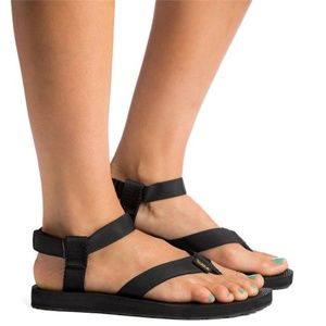 NWT Teva Original Thong Sandals in Black